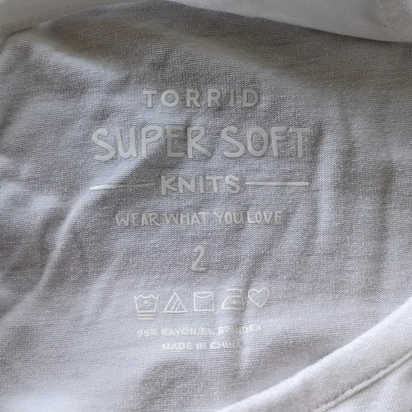 Torrid Super Soft Green Dip-Dye Classic Tee Size 2 - Picture 6 of 9